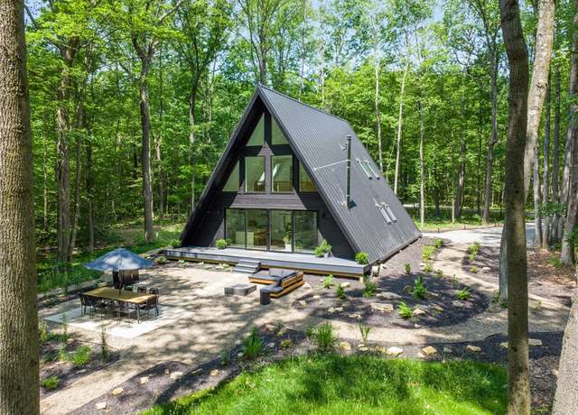 Property at 3019 Oak Ridge Ln, Saltlick Twp, PA 15622, 3 beds, 2 baths