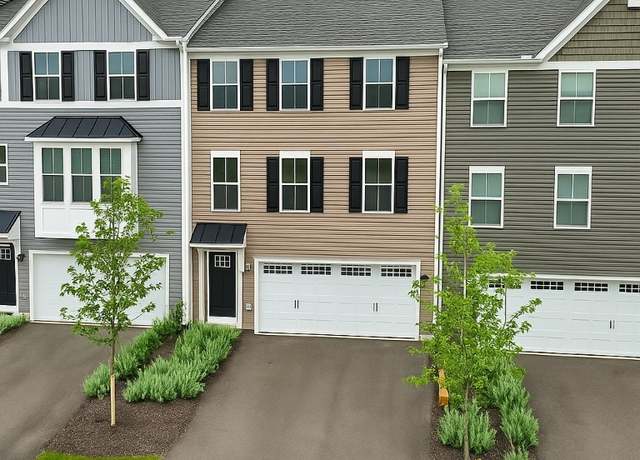 Property at 484 Greenwood Dr, North Strabane, PA 15317, 3 beds, 2.5 baths
