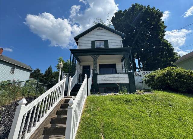 Property at 27 W Chartes St, New Castle/8th, PA 16102, 3 beds, 1.5 baths
