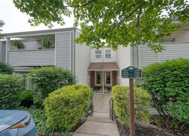 Property at 1910 Kenzie Dr, Robinson Twp - Nwa, PA 15205, 2 beds, 2 baths