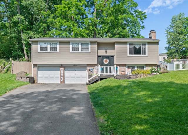 Property at 1006 Willow Glen Dr, Bethel Park, PA 15102, 3 beds, 2.5 baths