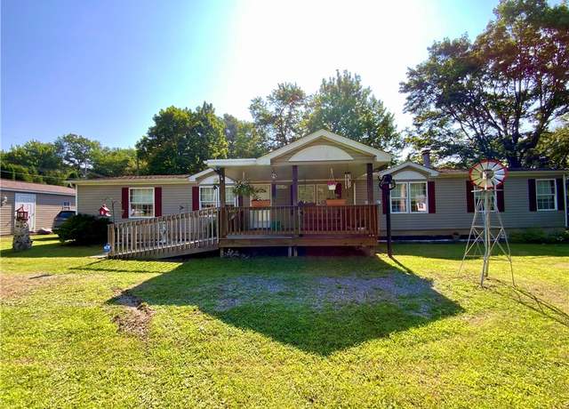 Property at 100 Fobes Dr, Hanover Twp - Bea, PA 15026, 3 beds, 2 baths
