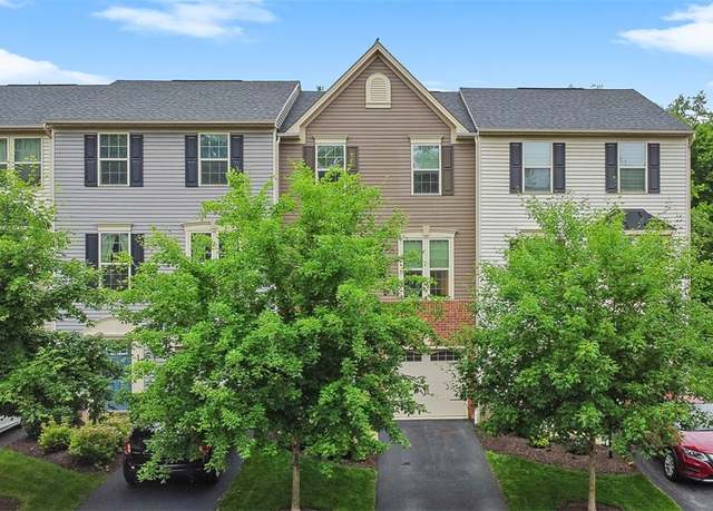 Property at 122 Arbor Trail Dr, Mckees Rocks, PA 15136, 3 beds, 1.5 baths