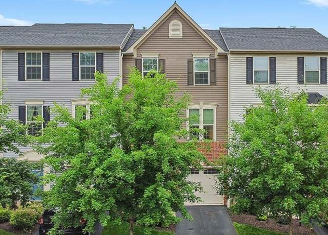 Property at 122 Arbor Trail Dr, Robinson Twp - Nwa, PA 15136, 3 beds, 1.5 baths
