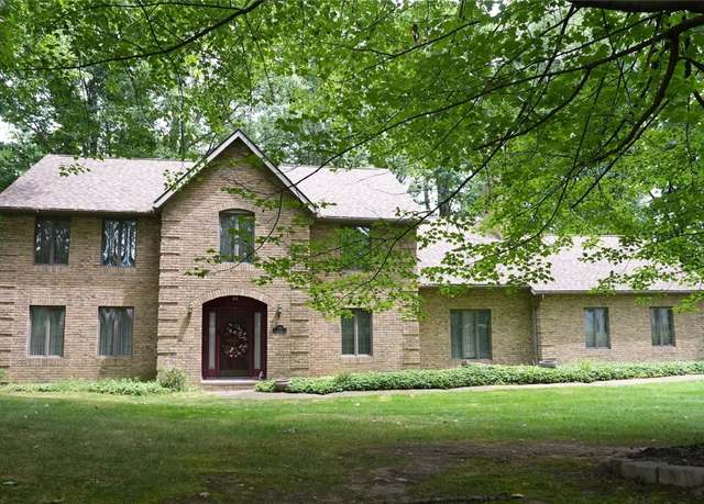 Property at 135 Cedar Rdg, Center Twp - But, PA 16001, 5 beds, 2.5 baths