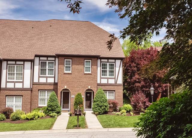 Property at 824 Kingsberry Cir, Mt. Lebanon, PA 15234, 2 beds, 2 baths