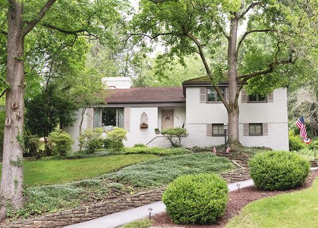 Property at 776 Elm Spring Rd, Mt. Lebanon, PA 15243, 3 beds, 2.5 baths