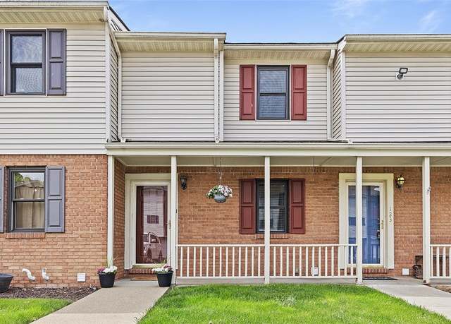 Property at 121 Woodhaven Dr, Seven Fields Boro, PA 16046, 2 beds, 1.5 baths