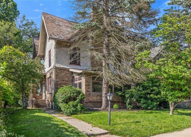 Property at 6517 Aylesboro Ave, Squirrel Hill, PA 15217, 7 beds, 2.5 baths