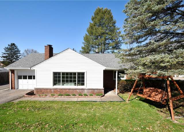 Property at 133 S Patton, Moon/crescent Twp, PA 15108, 3 beds, 1 bath