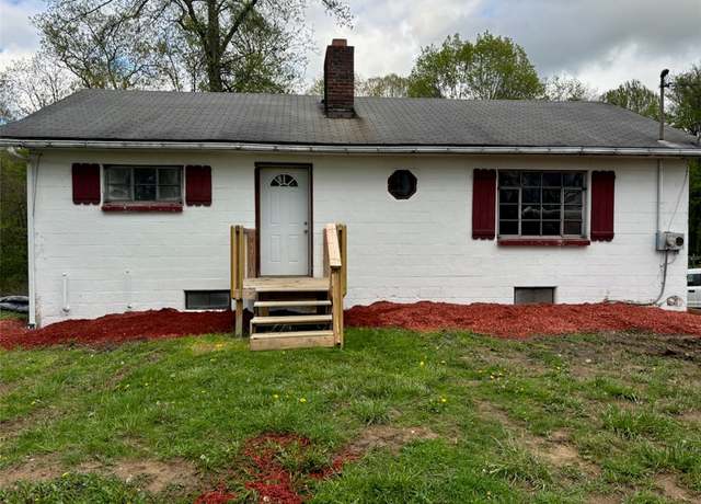 Property at 3632 State Rd, Hickory Twp, PA 16101, 2 beds, 1.5 baths