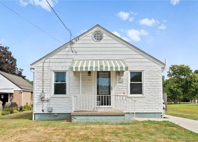 Property at 302 Hazel St, Zelienople Boro, PA 16063, 3 beds, 1 bath