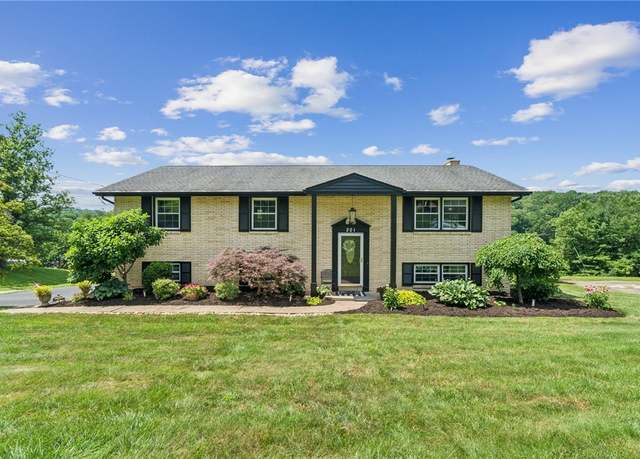 Property at 201 W Edgewood Dr, Peters Twp, PA 15317, 3 beds, 2.5 baths
