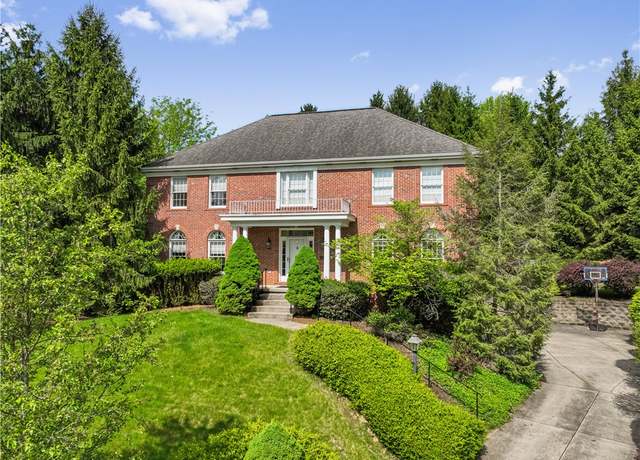 Property at 1501 Zenith Ct, Upper St. Clair, PA 15241, 4 beds, 3.5 baths