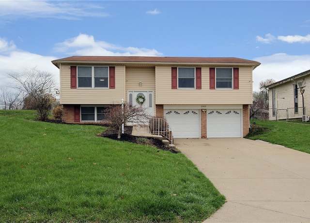 Property at 2993 Amy Dr, South Park, PA 15129, 4 beds, 2.5 baths