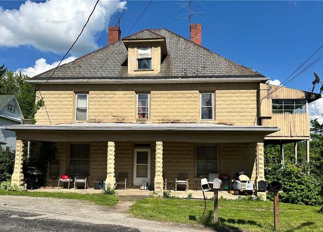 Property at 114 Petroleum Ave, Claysville, PA 15323, 4 beds, 4 baths