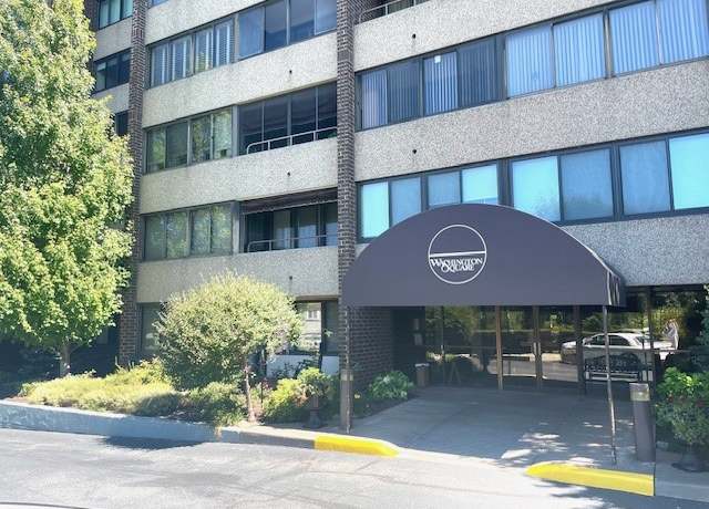 Property at 750 Washington Rd #702, Mt. Lebanon, PA 15228, 3 beds, 2 baths