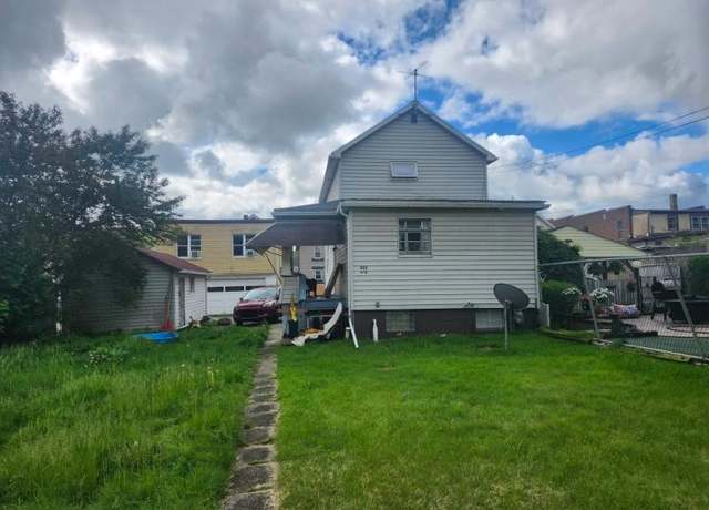 Property at 325 1/2 Quay St, East Vandergrift, PA 15629, 2 beds, 1 bath