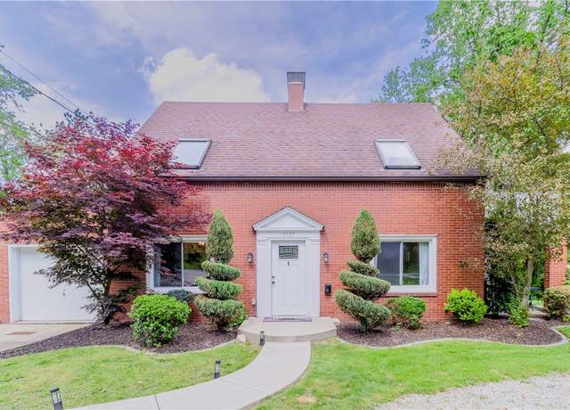 Property at 5125 Curry Rd, Baldwin Boro, PA 15236, 3 beds, 2 baths