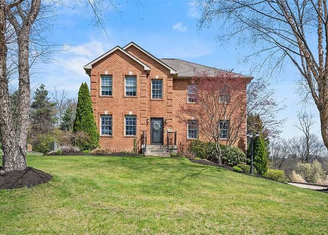 Property at 203 August Dr, Robinson Twp - Nwa, PA 15108, 3 beds, 2.5 baths