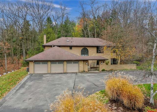 Property at 11 Woodbrook Dr, Fox Chapel, PA 15215, 4 beds, 4.5 baths