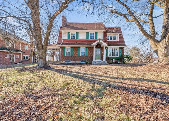 Property at 1014 Washington Rd, Mt. Lebanon, PA 15228, 4 beds, 2.5 baths