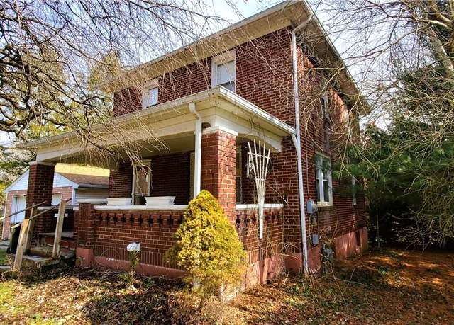 Property at 2019 Parkdale Ave, Hermitage, PA 16148, 2 beds, 1.5 baths