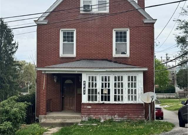 Property at 4647 W Run Rd, Lincoln Place, PA 15207, 3 beds, 1 bath