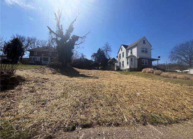Property at 904 6th Ave, Coraopolis, PA 15108