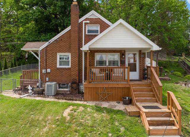 Property at 403 Mary St, Jeannette, PA 15644, 3 beds, 1 bath