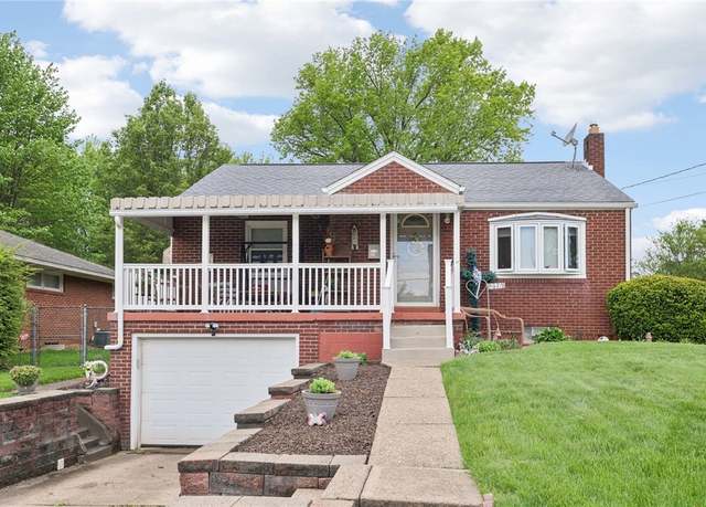 Property at 216 Eastern Dr, Lower Burrell, PA 15068, 3 beds, 2 baths
