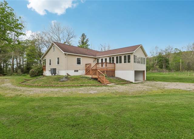 Property at 512 Brigade Ln, Ligonier Twp, PA 15658, 3 beds, 2 baths