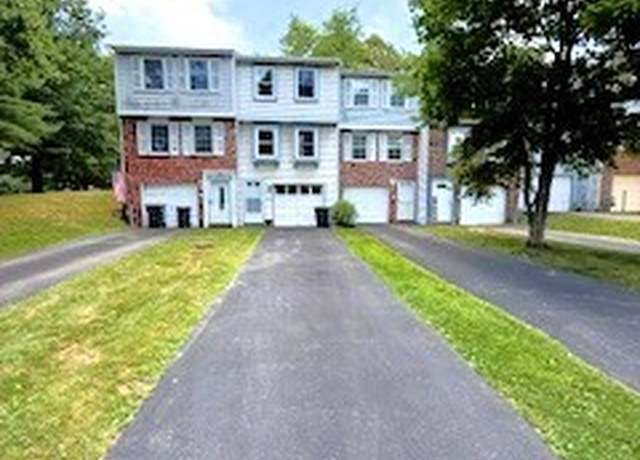Property at 937 Lynwood Ct, Cranberry Twp, PA 16066, 2 beds, 1.5 baths