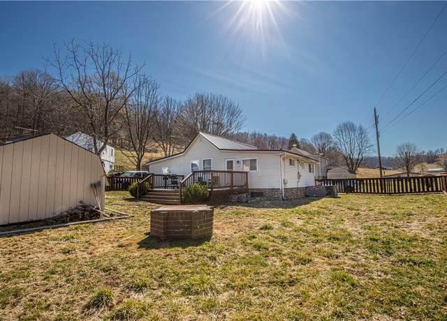 Property at 398 Sugar Run Rd, Waynsbrg/frankln Twp, PA 15370, 2 beds, 1 bath