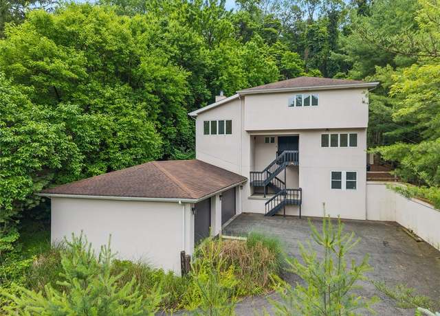 Property at 1251 Glencoe Ave, Green Tree, PA 15205, 3 beds, 2.5 baths