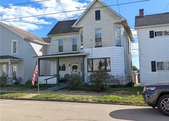 Property at 915 Mulberry St, Scottdale, PA 15683, 3 beds, 2.5 baths