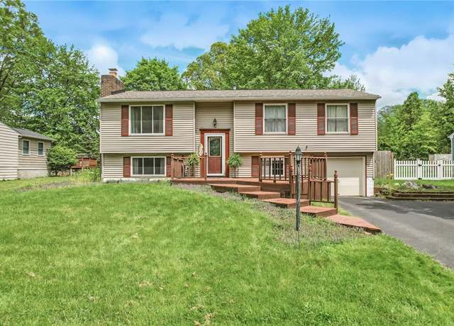 Property at 1370 Coronado Dr, Hermitage, PA 16148, 3 beds, 2 baths