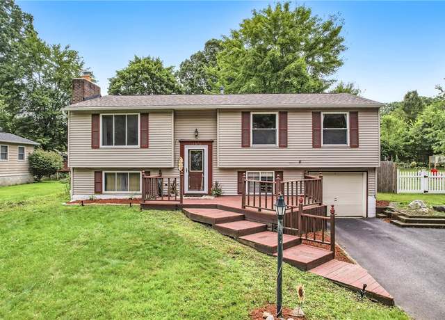 Property at 1370 Coronado Dr, Hermitage, PA 16148, 3 beds, 2 baths