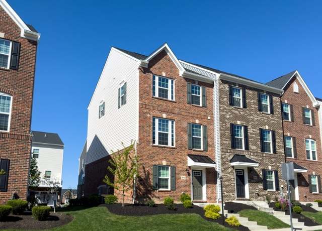 Property at 215 Amon St, Cranberry Twp, PA 16066, 3 beds, 2.5 baths