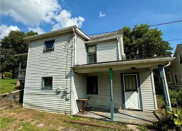 Property at 304 Narrows Rd, Connellsville, PA 15425, 2 beds, 1 bath