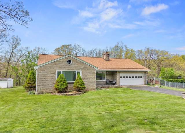 Property at 110 Thorncrest Dr, Penn Twp - But, PA 16002, 3 beds, 1.5 baths