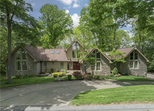 Property at 504 Timber Ln, Jefferson Hills, PA 15025, 4 beds, 3.5 baths