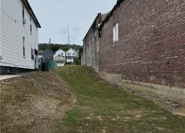 Property at 221 Longfellow St, Vandergrift - Wml, PA 15690