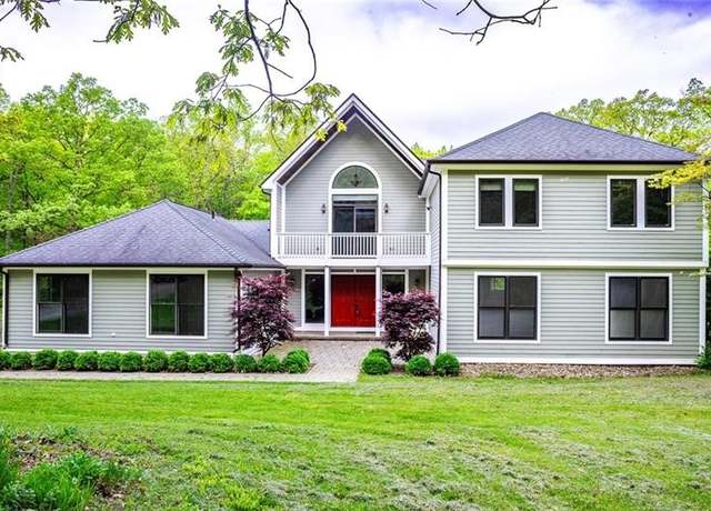 Property at 136 Wiegand Dr, Cranberry Twp, PA 16066, 7 beds, 4.5 baths