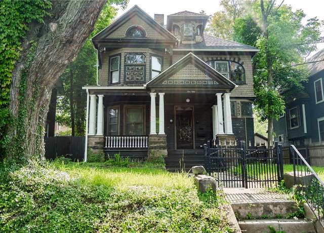 Property at 150 Euclid Ave, Sharon, PA 16146, 4 beds, 2.5 baths