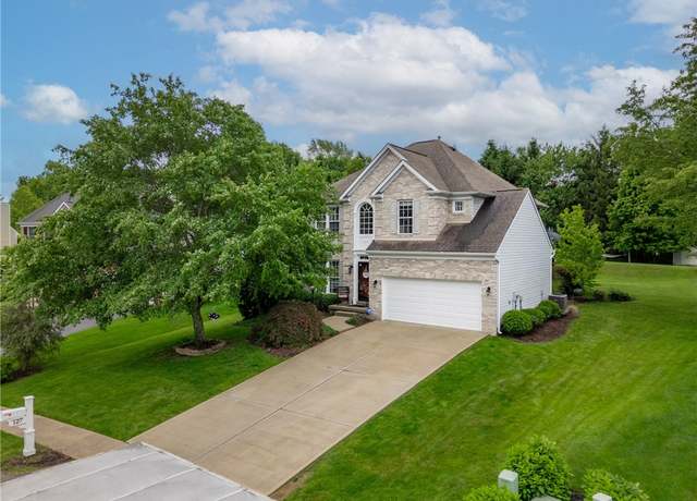 Property at 127 Aberdeen Dr, Cranberry Twp, PA 16066, 4 beds, 3 baths