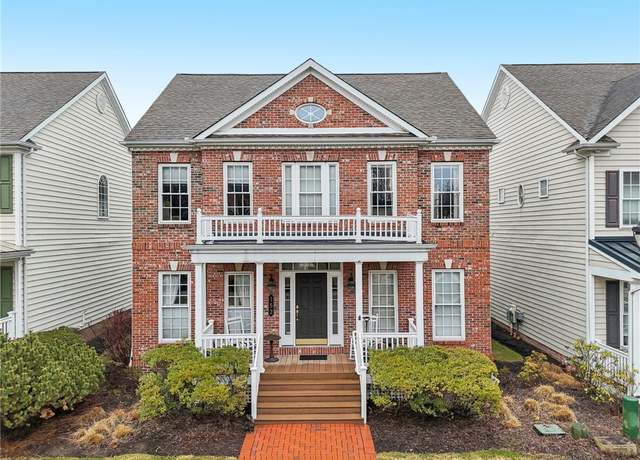 Property at 152 Park Sq, O'hara, PA 15238, 3 beds, 2.5 baths