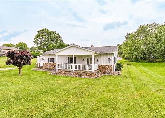Property at 103 Peanut St, Derry Twp, PA 15627, 3 beds, 2 baths