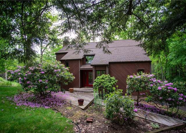 Property at 126 Green Forest Dr, Economy, PA 15005, 3 beds, 2.5 baths