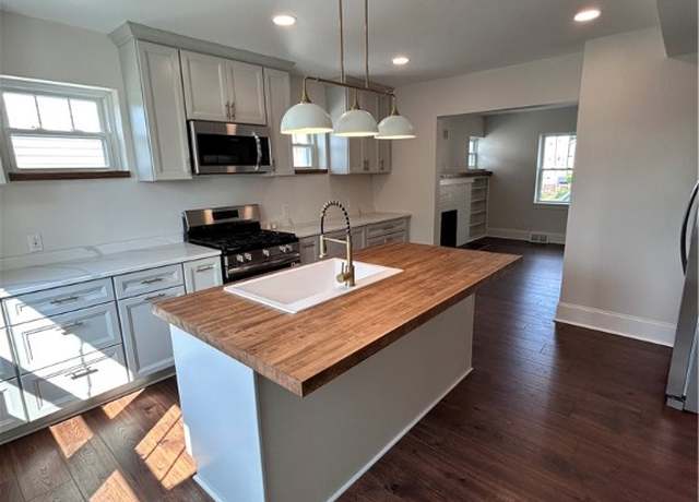 Property at 252 Hudson Ave, City Of Greensburg, PA 15601, 5 beds, 1.5 baths